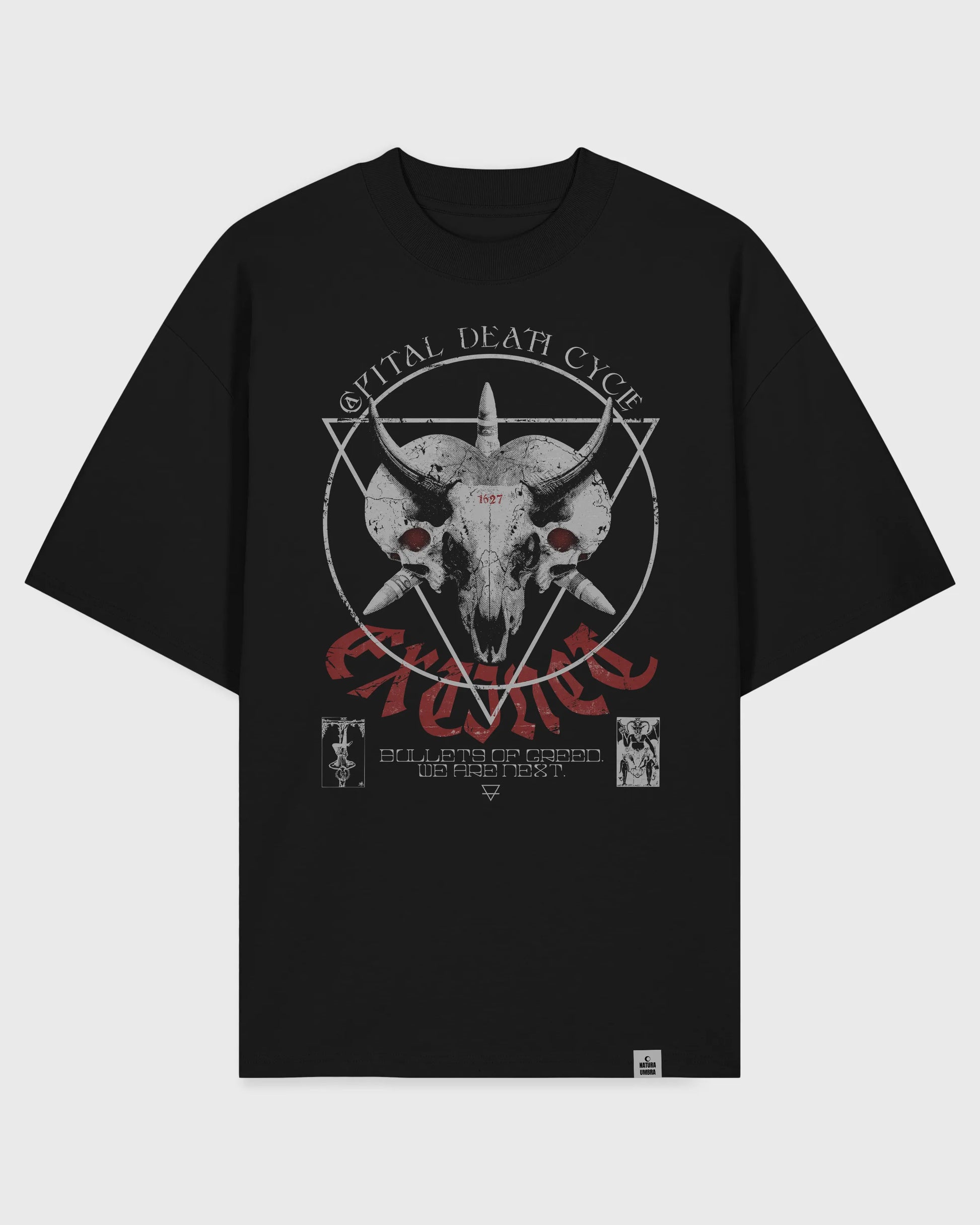 Schwarzes Blaster 2.0 Unisex T-Shirt von Stanley/Stella – Flatlay mit Frontprint „Capital Death“, GOTS-zertifizierte Bio-Baumwolle, Marke Natura Umbra.