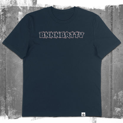 Nachhaltiges Unisex T-Shirt von Natura Umbra in French Navy mit Frontprint „BNNNBRTTV“ – Flatlay des Stanley/Stella Creator 2.0.