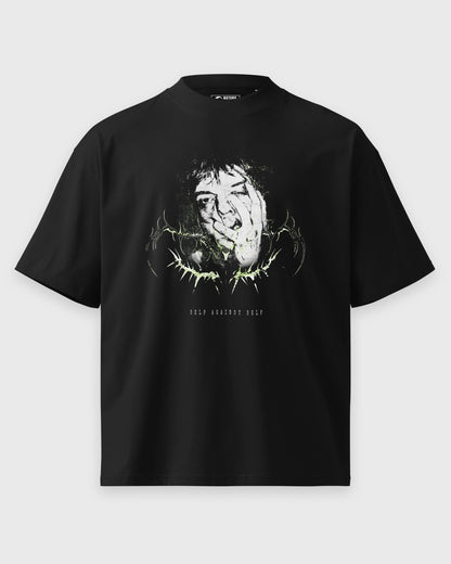 Schwarzes oversized T-Shirt mit SELF AGAINST SELF Frontmotiv in der Vorderansicht.